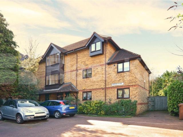 Modern apartment set within private woodlands Linwood Close, Peckham